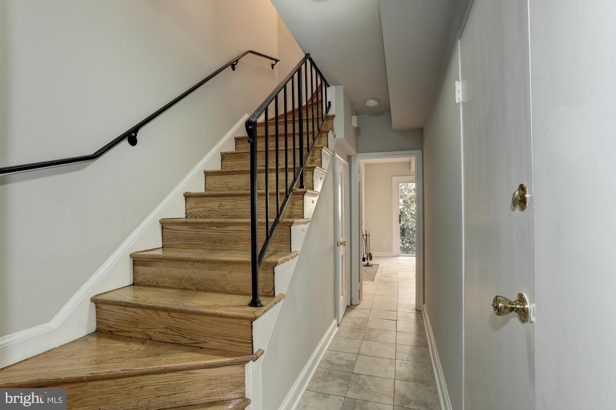 2531 Queen Annes Lane Nw – photo 4