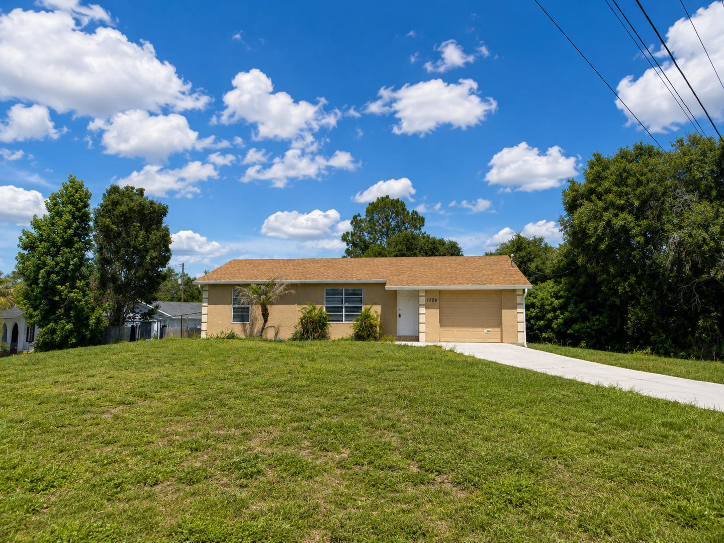 Corner Single Family Home – photo 2