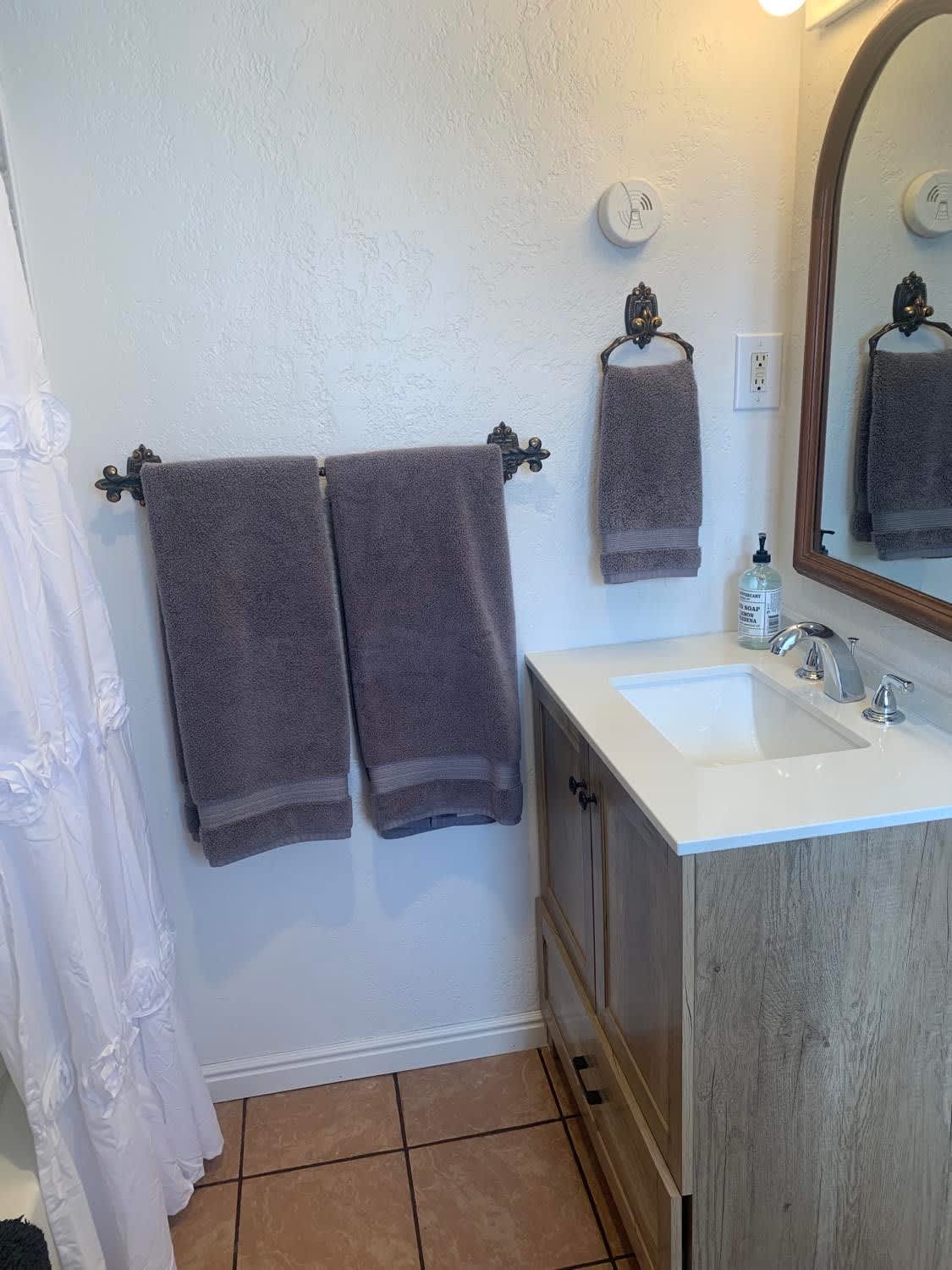 1057 1/2 Elm Street – photo 3