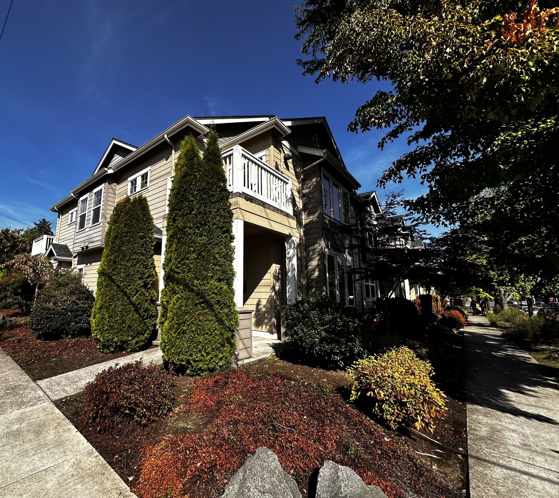 (MUS 82) A Beautiful 3-Bedroom, 2-Bath Town Home Awaits! – photo 2