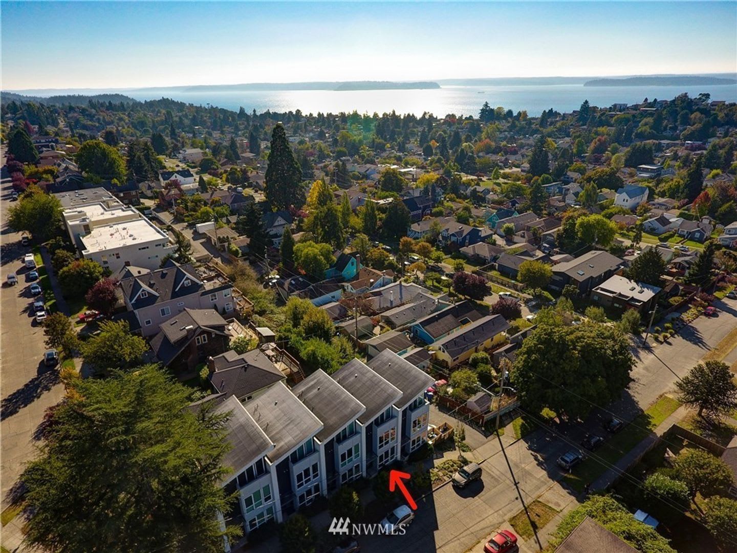Spacious West Seattle Townhome With Rooftop Deck and Waterviews!! – photo 3