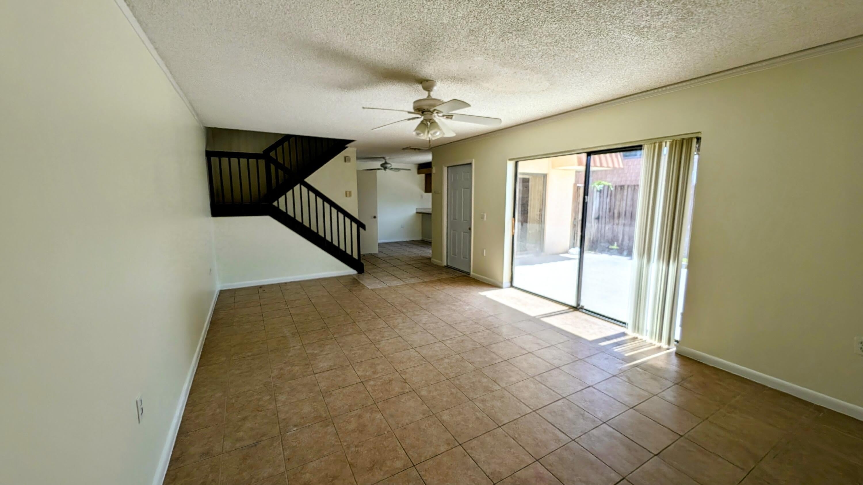 555 Green Springs Place – photo 4