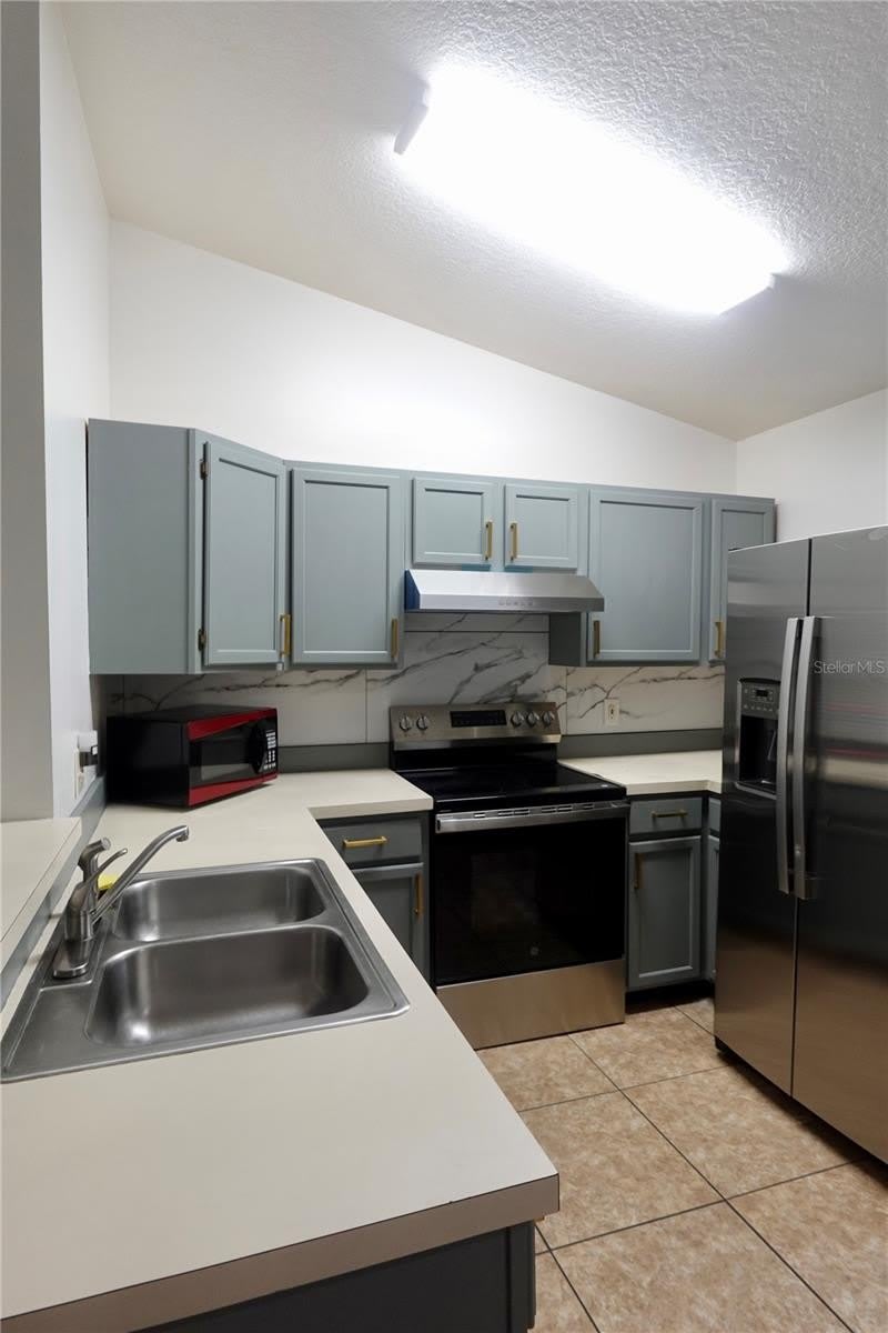 540 W COMSTOCK Avenue – photo 5