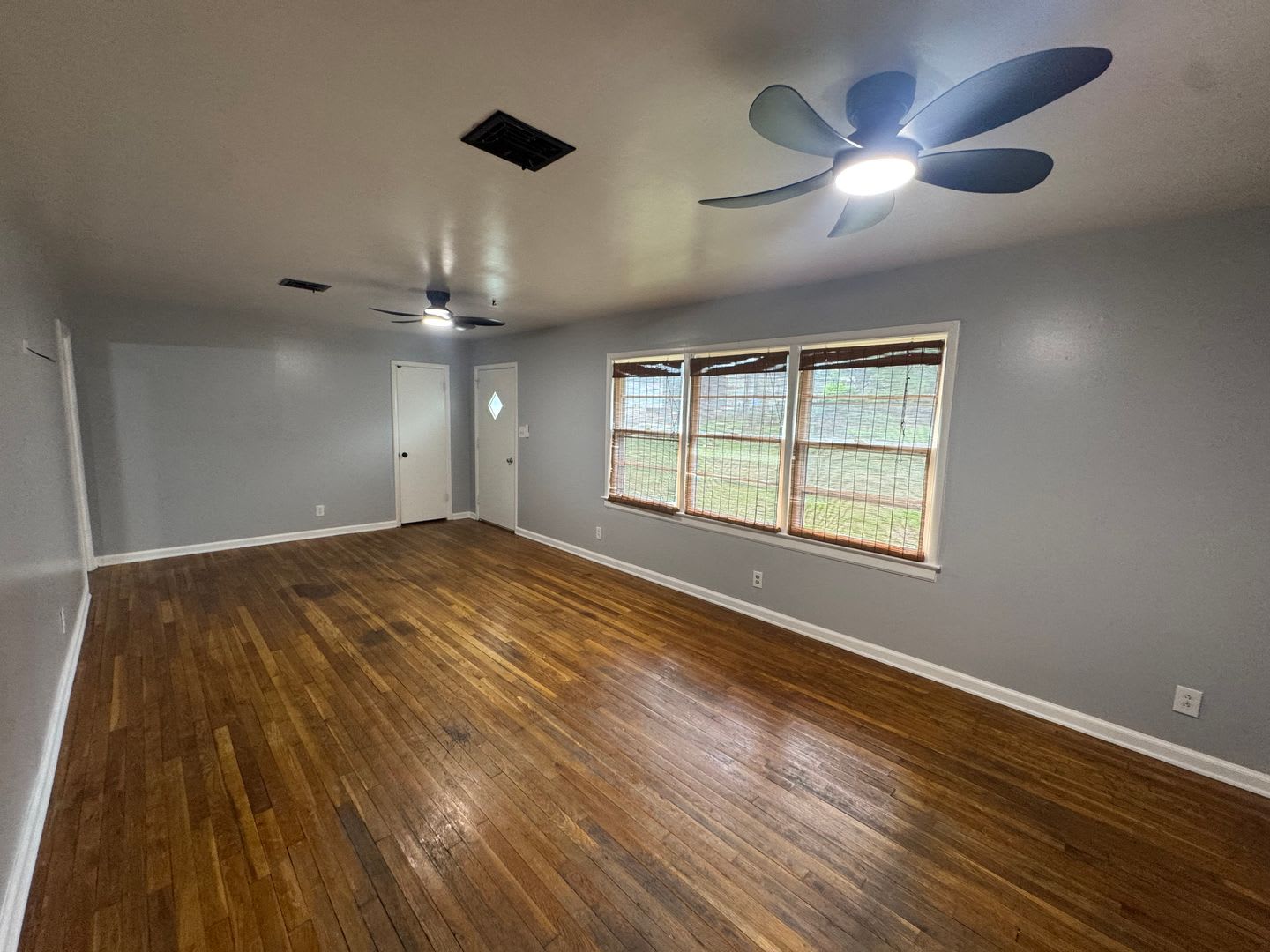 Forest Hills home with park access – photo 2