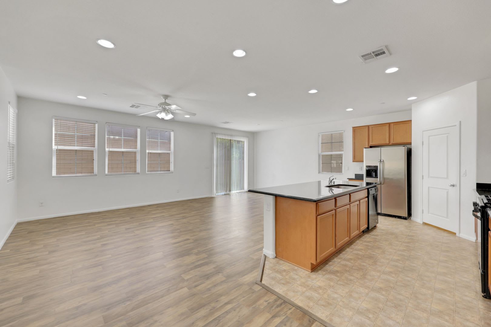 5 Bedroom in Henderson – photo 4
