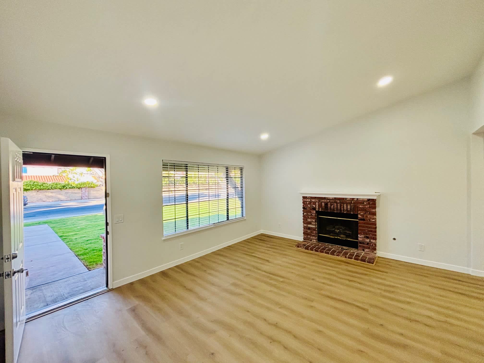 2730 W Ave K 4 – photo 2