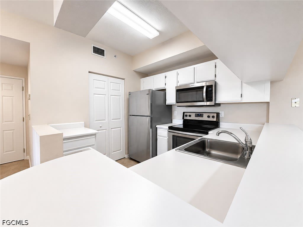 6490 Aragon Way – photo 5