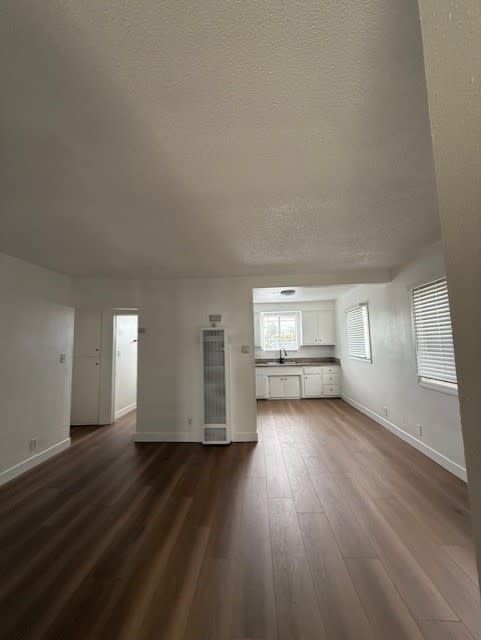 8319 S. Western Ave.#5 – photo 2
