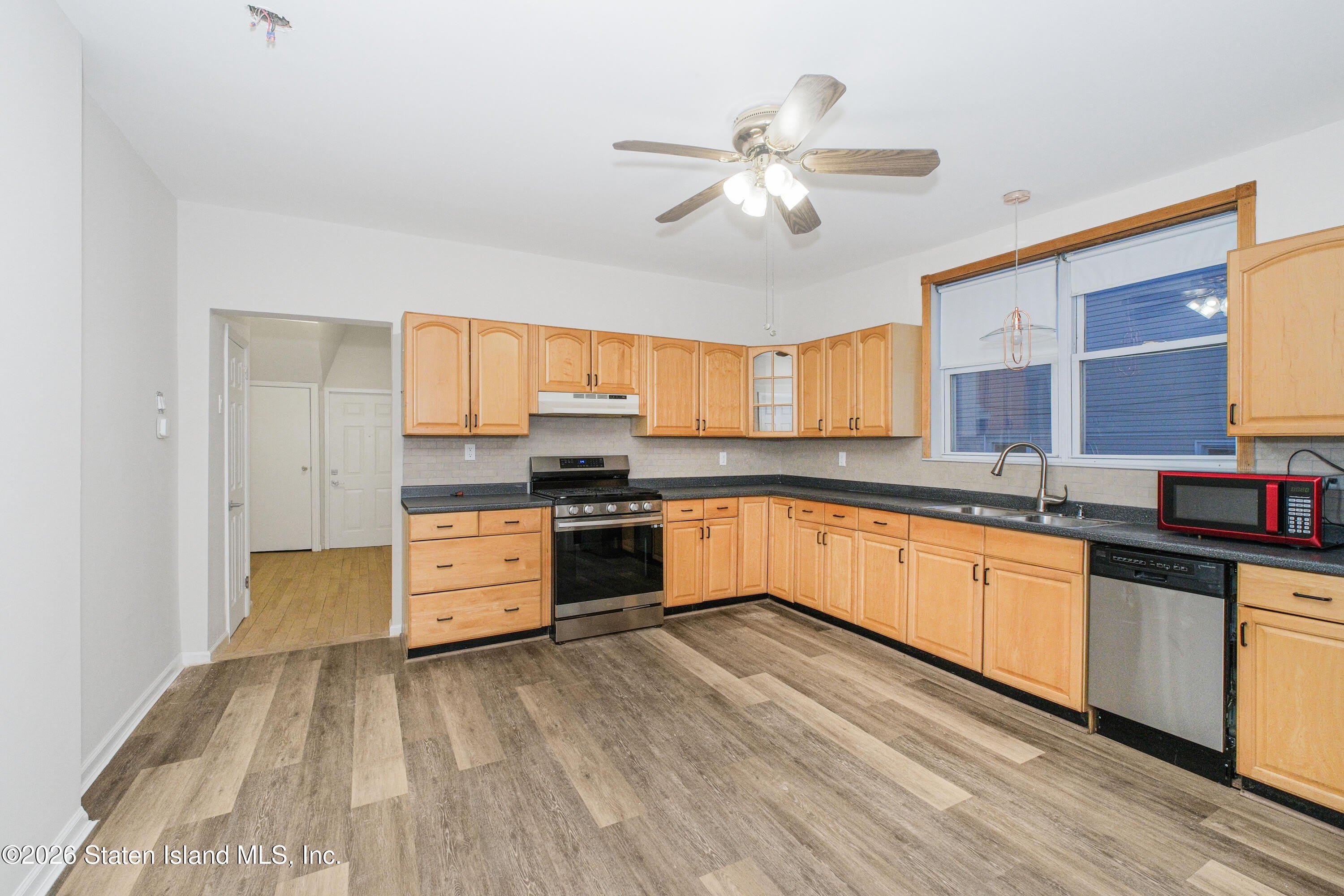 413 Cary Ave – photo 5