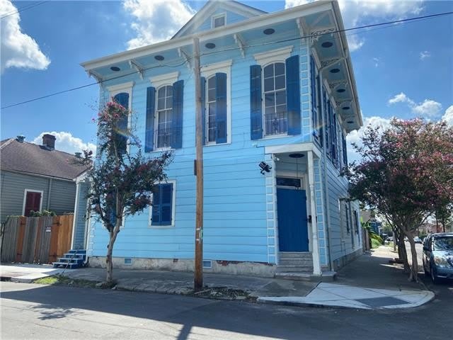 740 MAZANT Street – photo 1