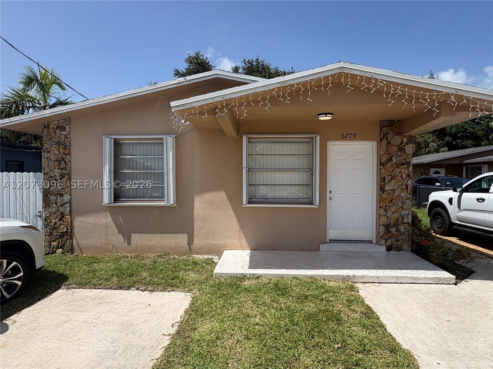 6777 SW 21st St – photo 1