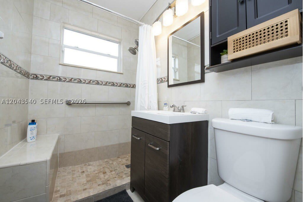 2721 SW 30th Ave – photo 3