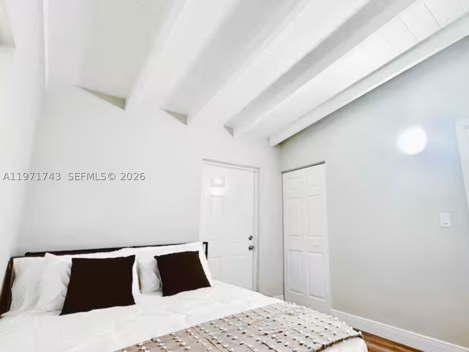 308 NE 8th Ct – photo 5