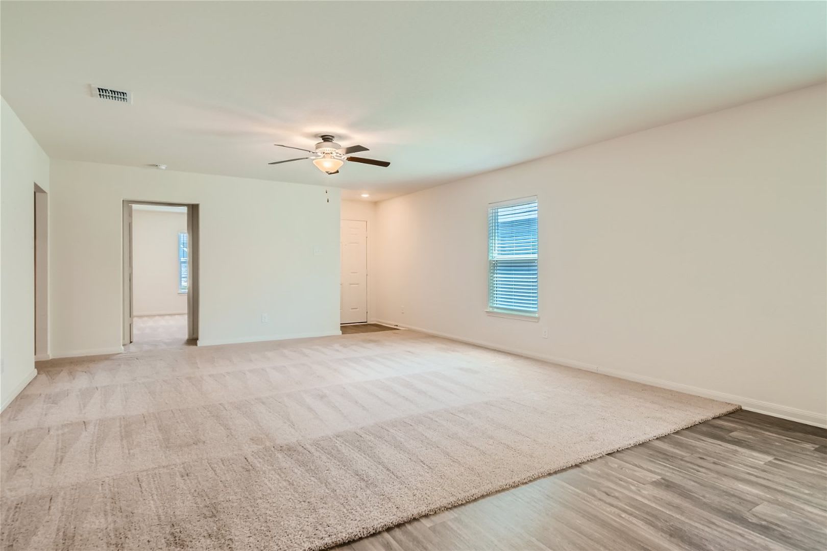 You dont want to miss this one!! 4 bedrooms! – photo 2