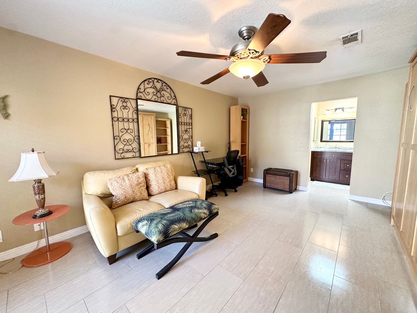 COMING SOON!! Charming FURNISHED 2 Bed 2 Bath Condo in Palm Desert close to El Paseo! – photo 5