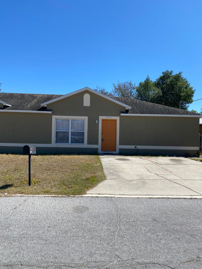 3 Bedroom, 1 bathroom Duplex Winter Haven! – photo 2