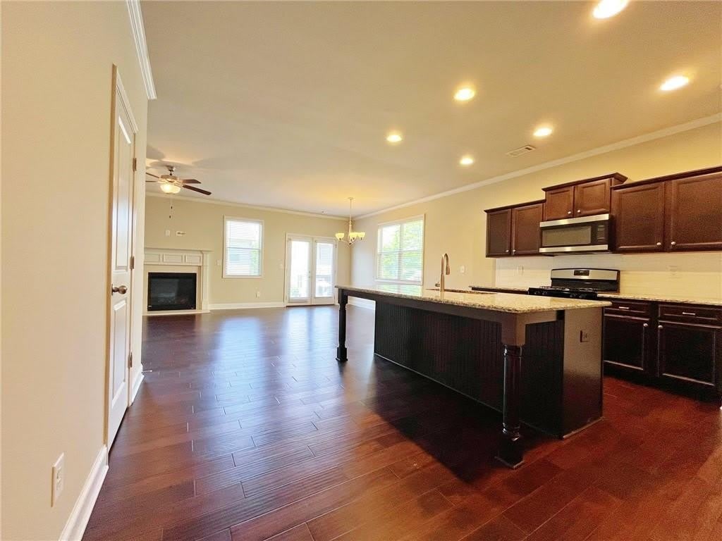 330 Holdings Drive – photo 4