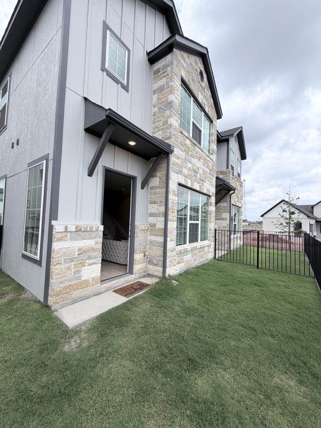 907 Beebrush Ln. – photo 1