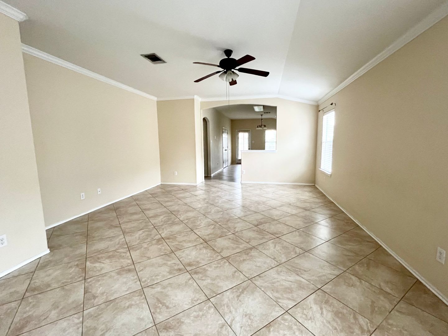 Buda Home for Lease – photo 4