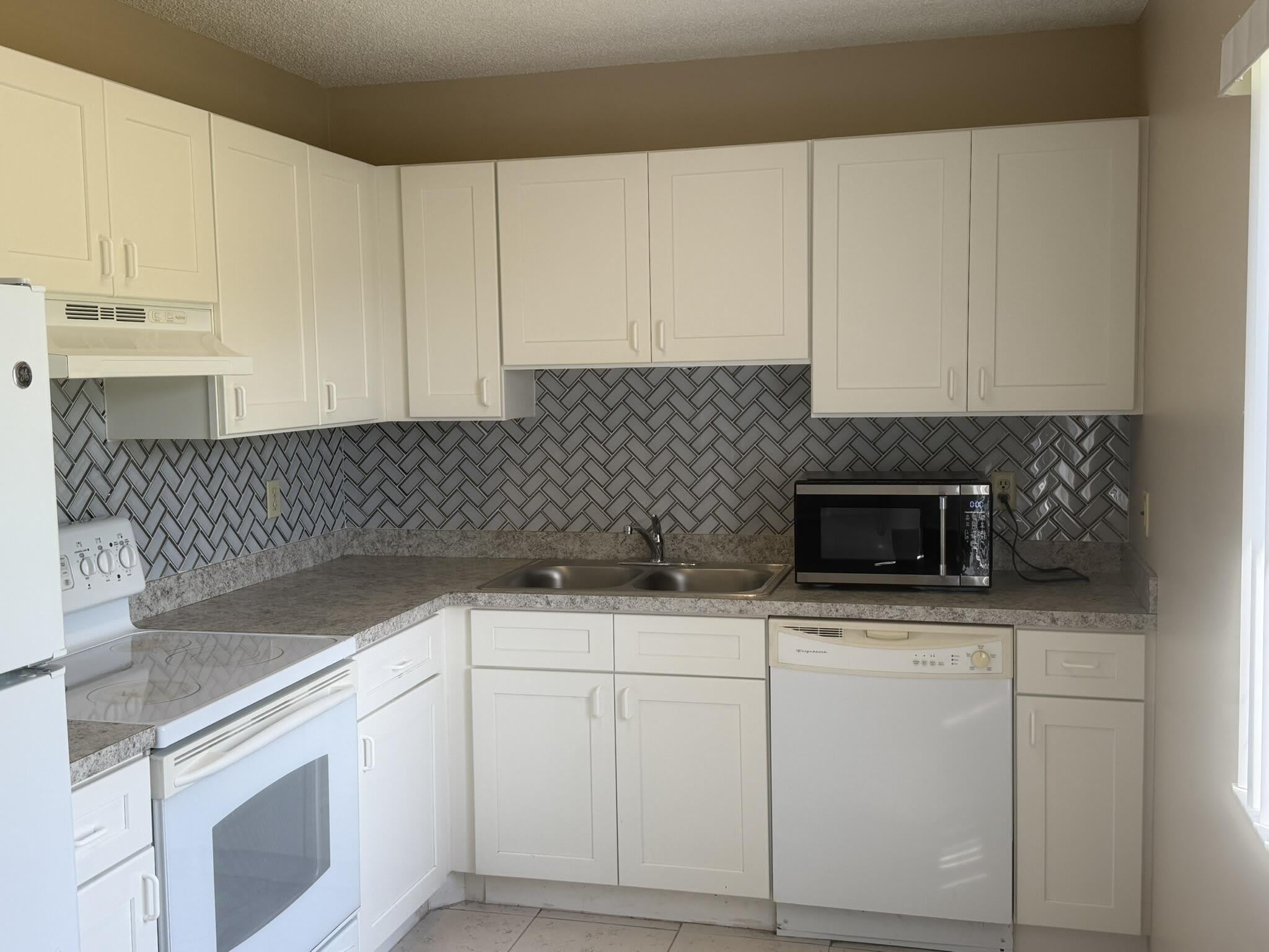 1131 SE Parrish Court – photo 4