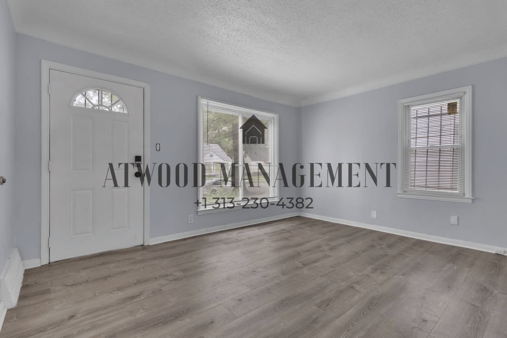 This beautifully updated 3-bedroom, 1-bath single-family home is ready for move-in! – photo 2
