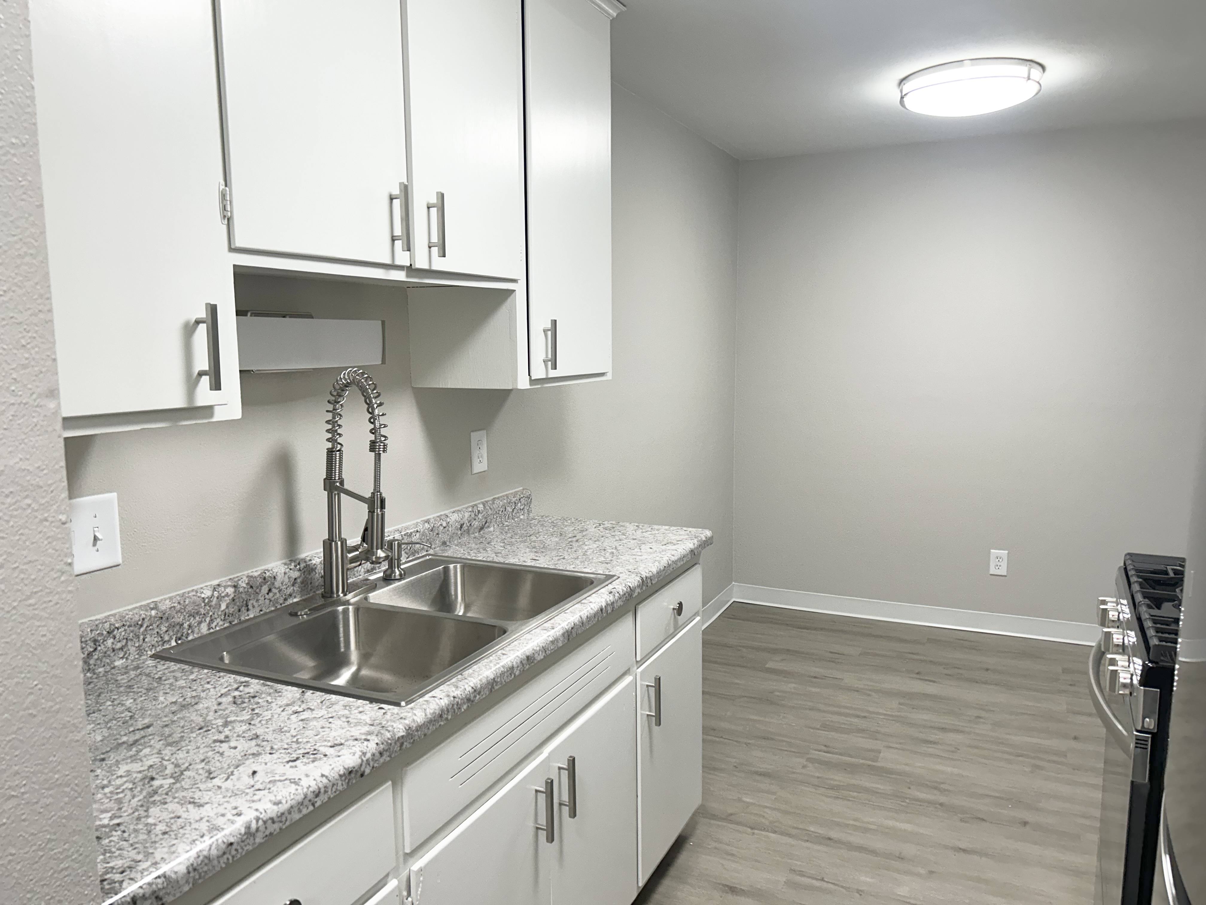 Richfield Square Apartments – photo 2