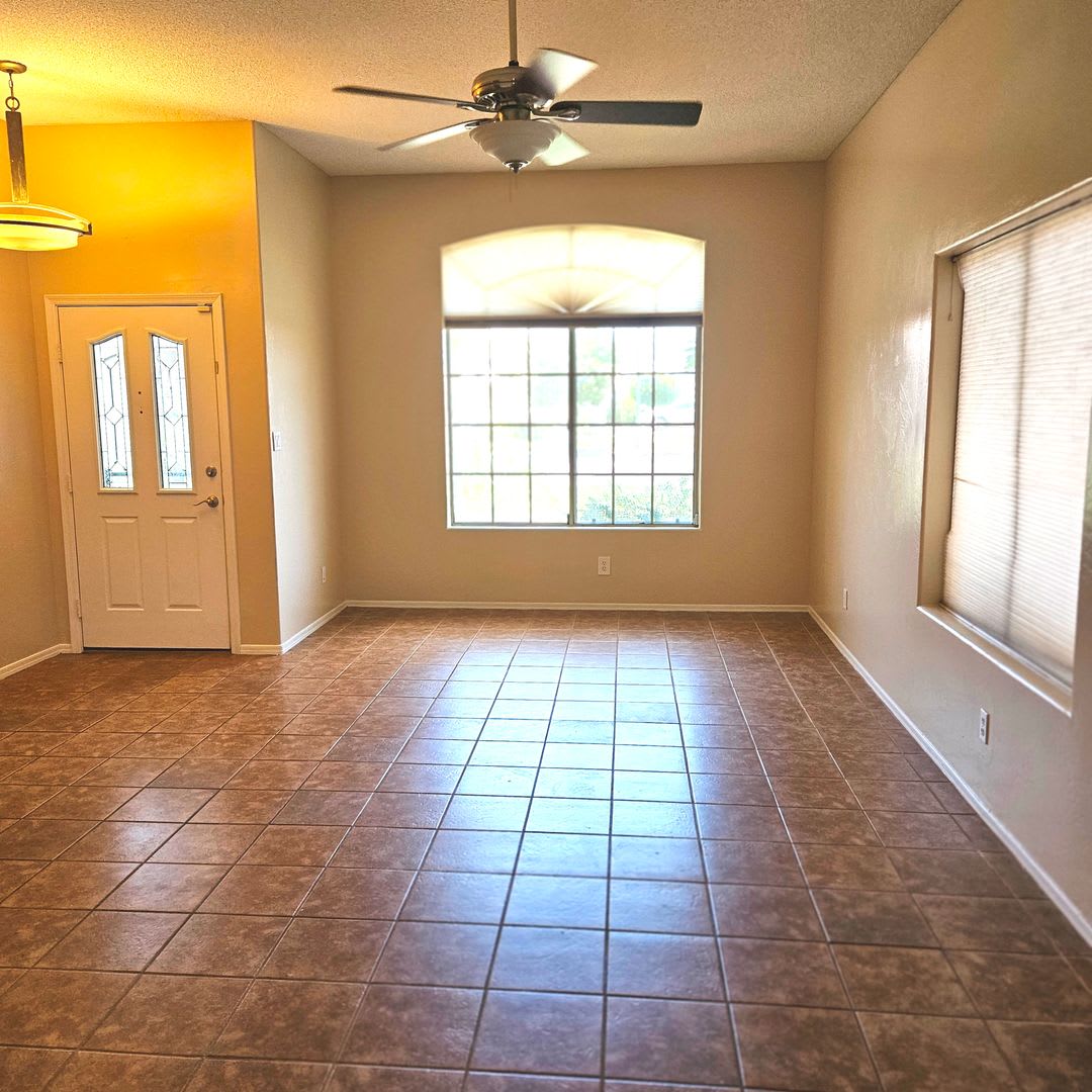 Pool home available now! – photo 5