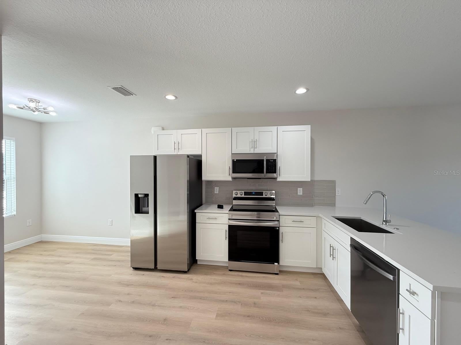 10336 PENDLETON Avenue – photo 3