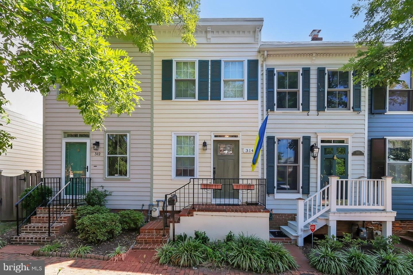 314 S ALFRED ST – photo 1