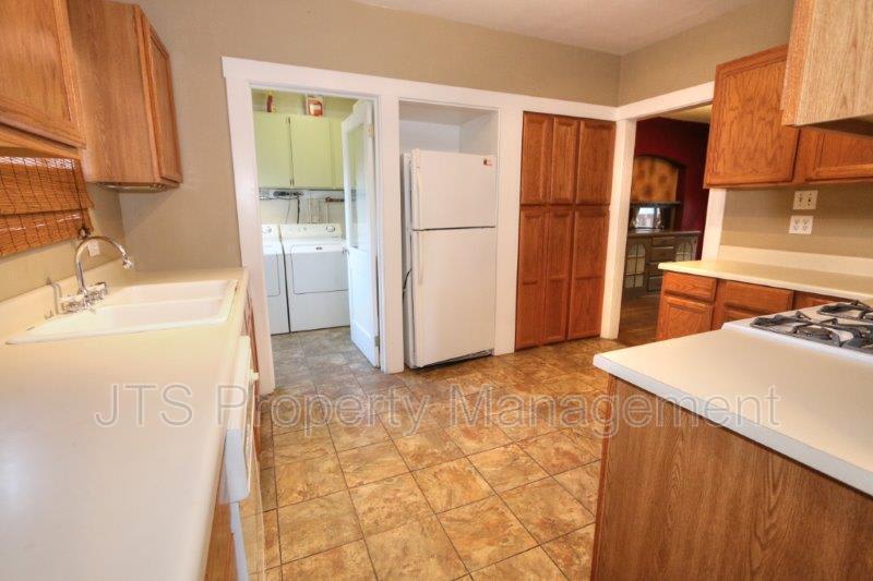 2009 27th Street – photo 4