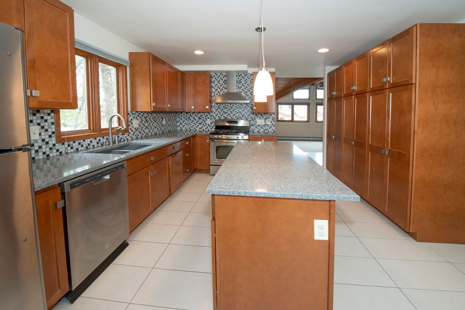 DeLong Lake Condo – photo 3