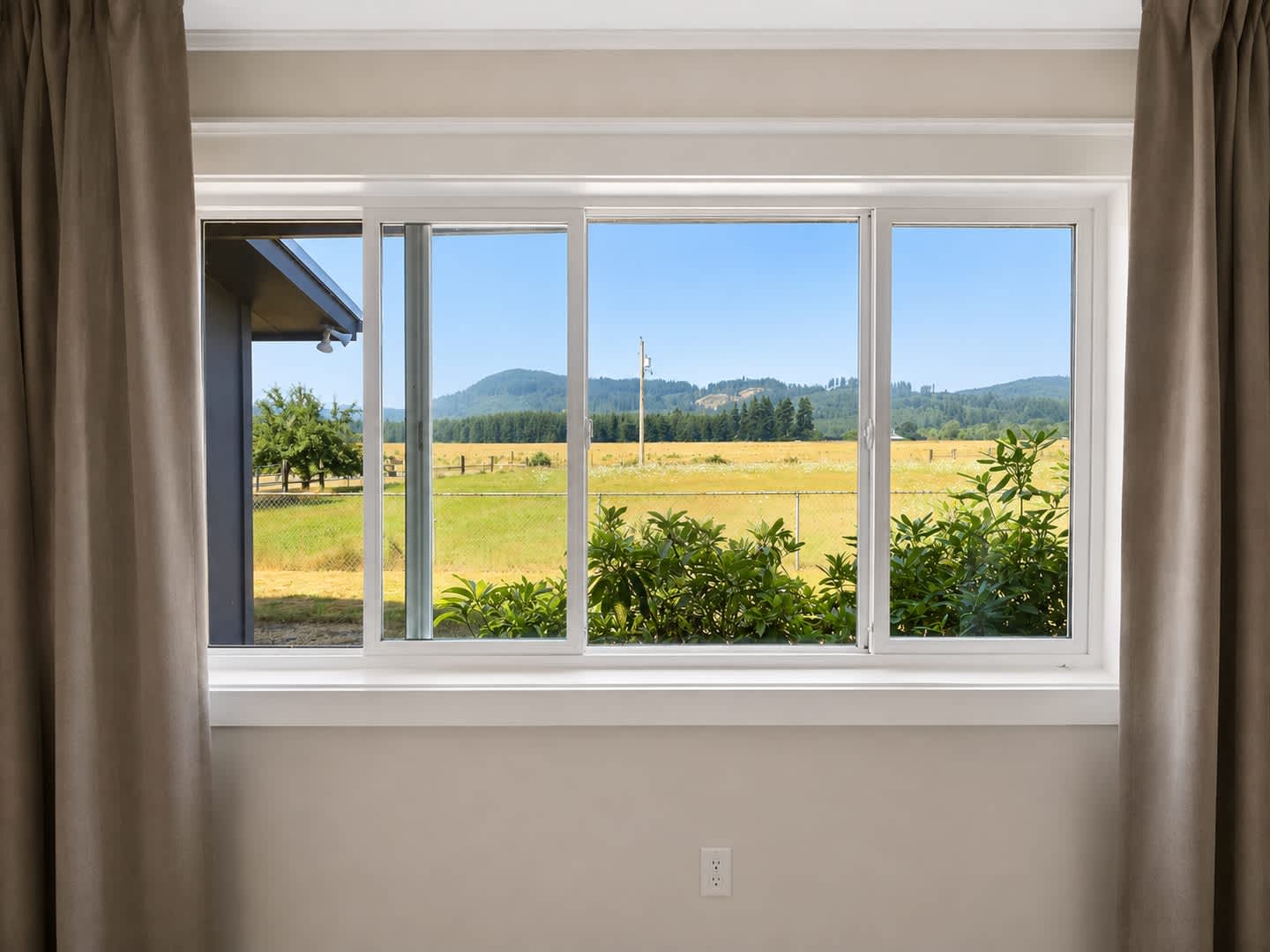 Renovated Tenino Home with Barn, Pasture & Bonus Room – photo 5