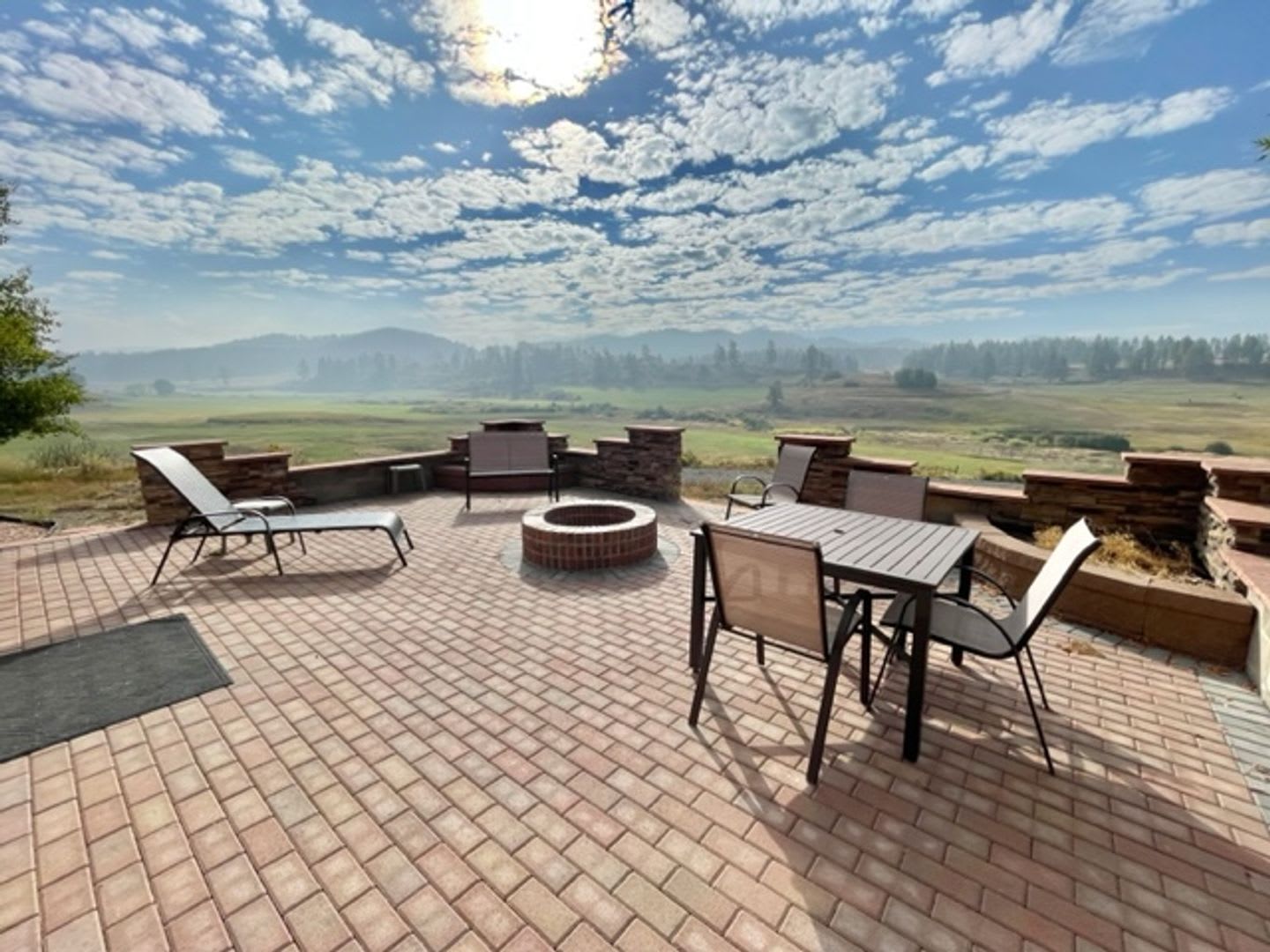 Beautiful Furnished 3-Bedroom Ranch Home for Rent – Privacy, Views & Convenient Location – photo 1