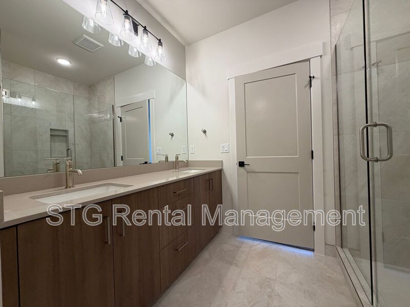 622 E Hemsworth Ln – photo 4