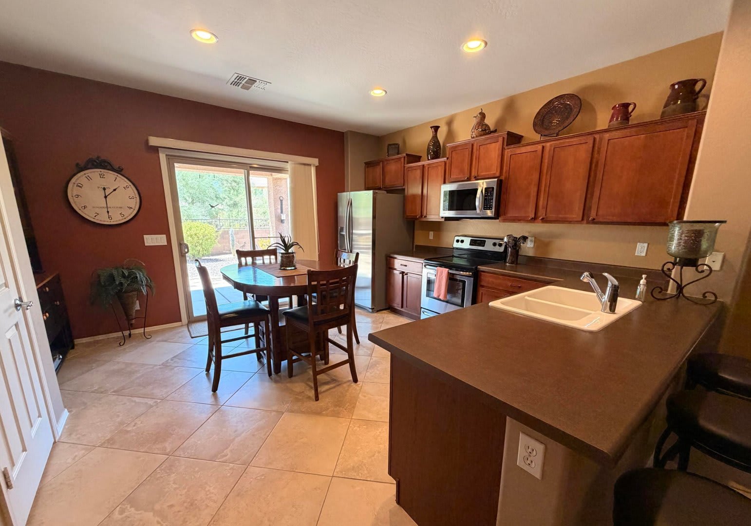 2 Bed 2 Bath Seasonal Rental in Anthem at Merrill Ranch! – photo 3