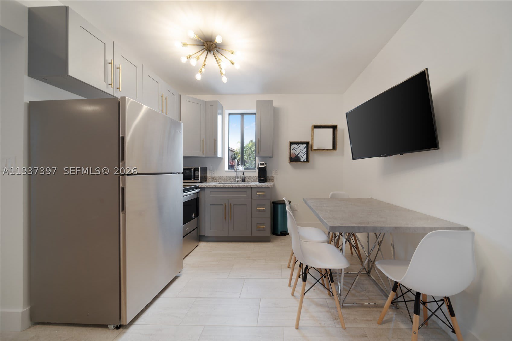 2162 SW 14th Ter – photo 3