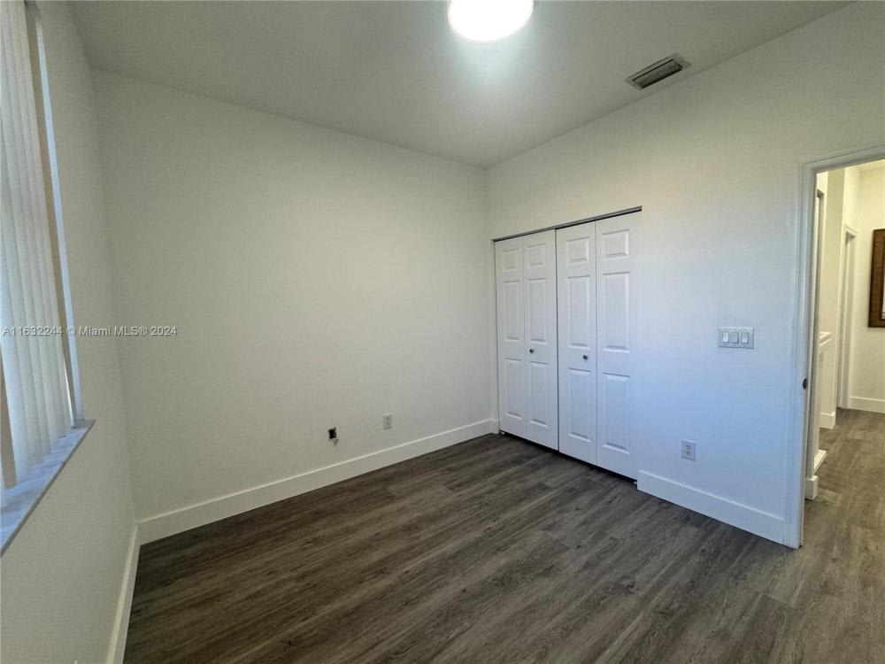 5004 S Harbor Isles Dr – photo 4