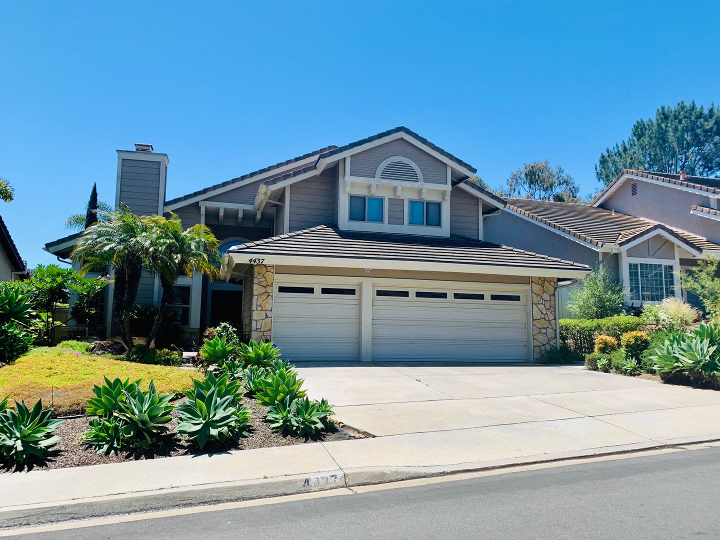 Stunning Upscale 4BD/3.5BA Carmel Valley Home! – photo 1