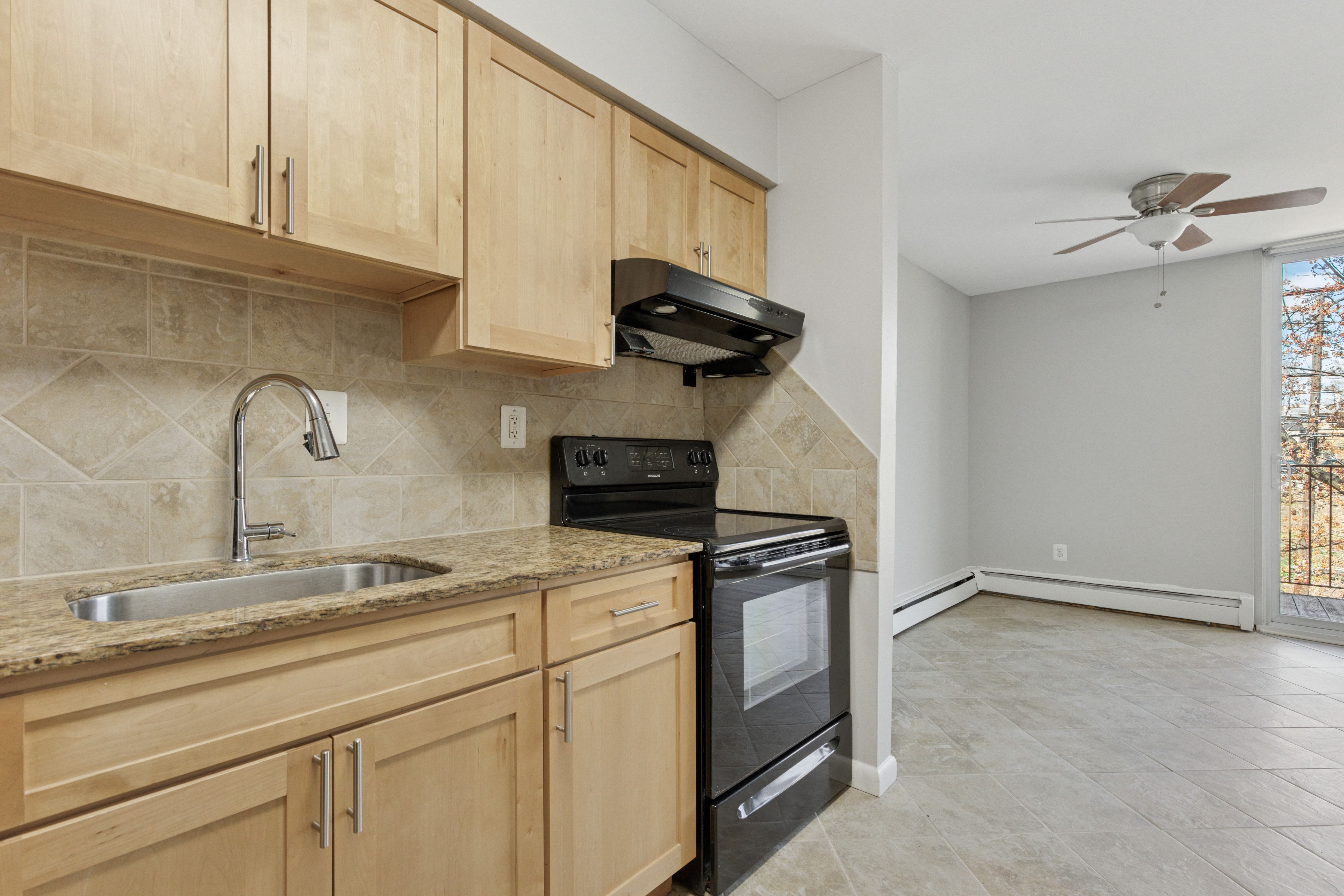 450 Green Apartments – photo 5