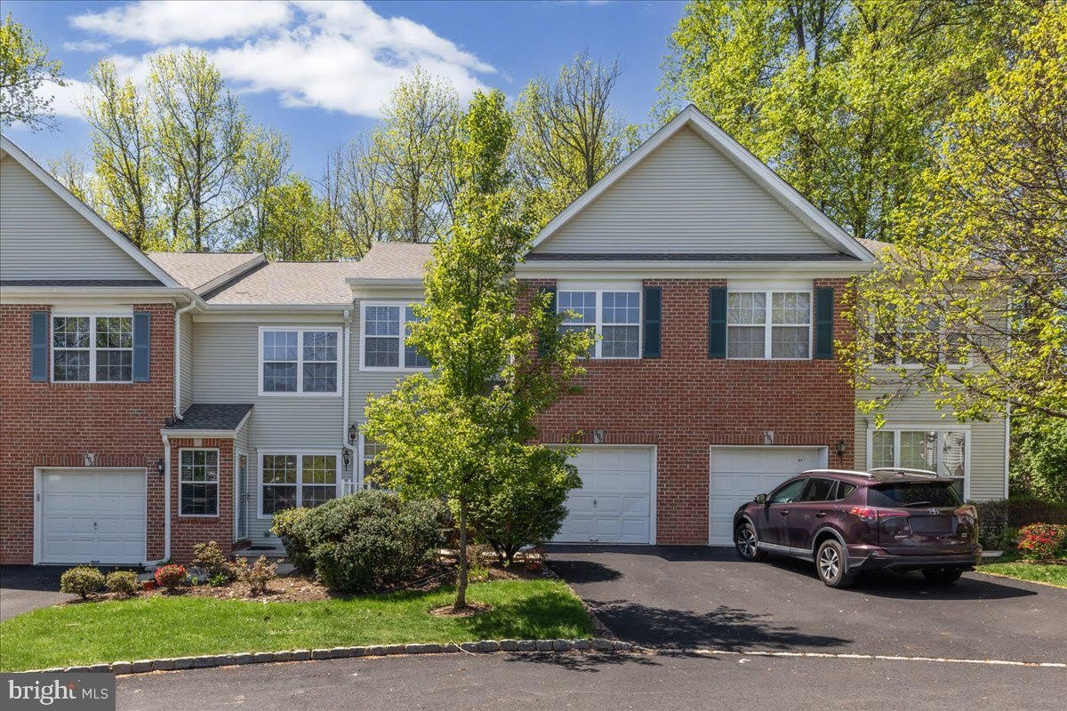 302 WELLINGTON PARK DRIVE – photo 1
