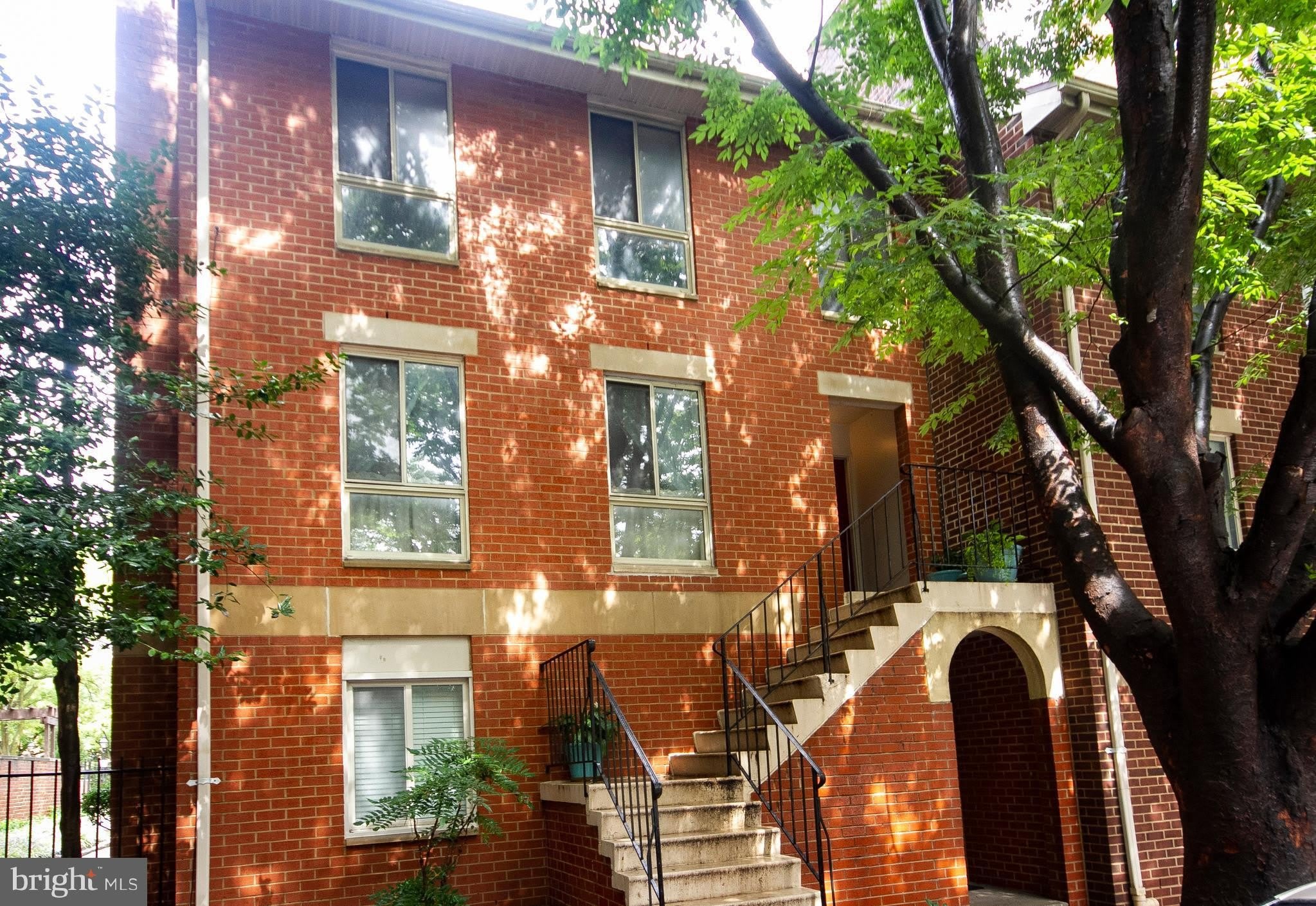10-B LEE Street W – photo 1