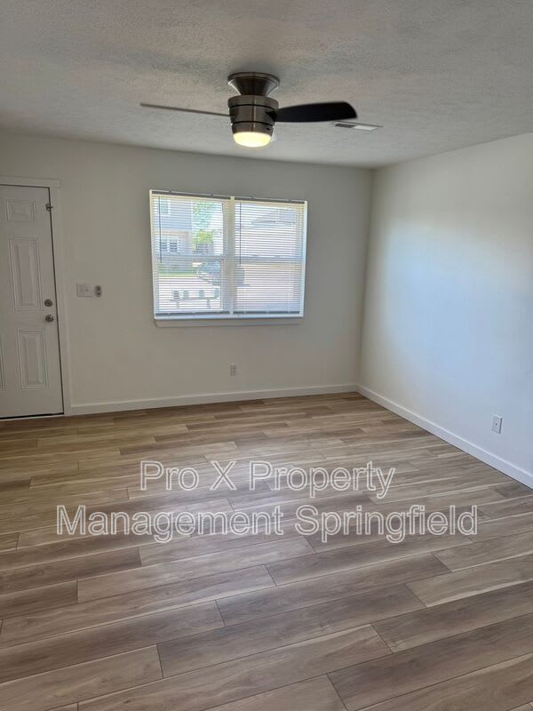 615 East Bain Street – photo 1