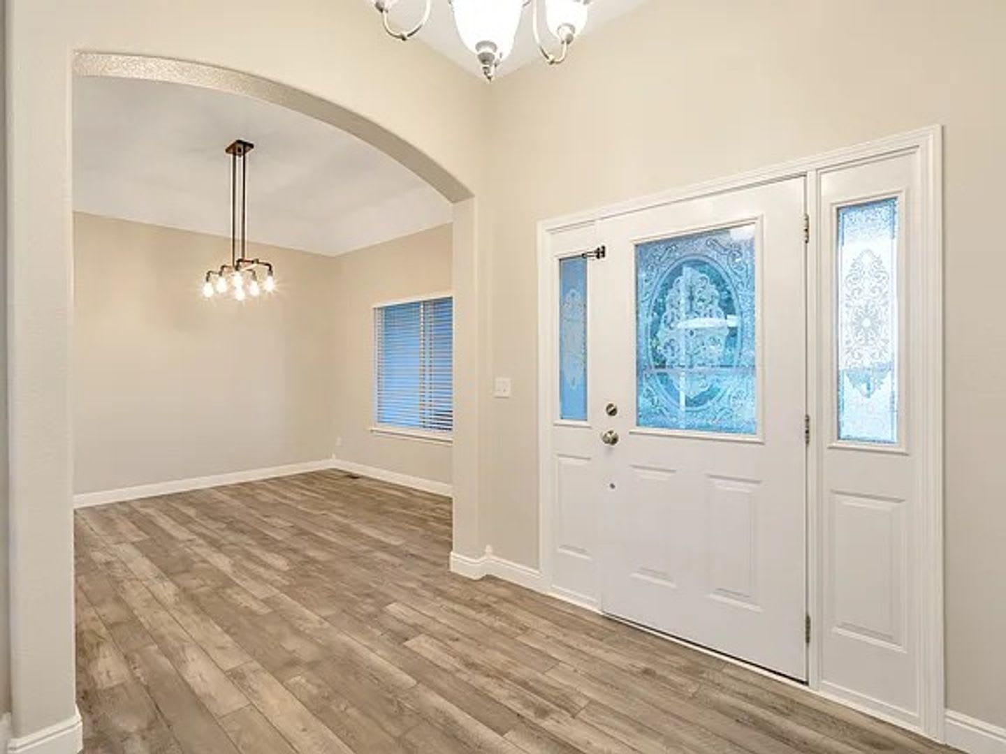 3 Br 3Ba Newly Renovated Single Family Home 3 Car Garage Fully Fenced – photo 4