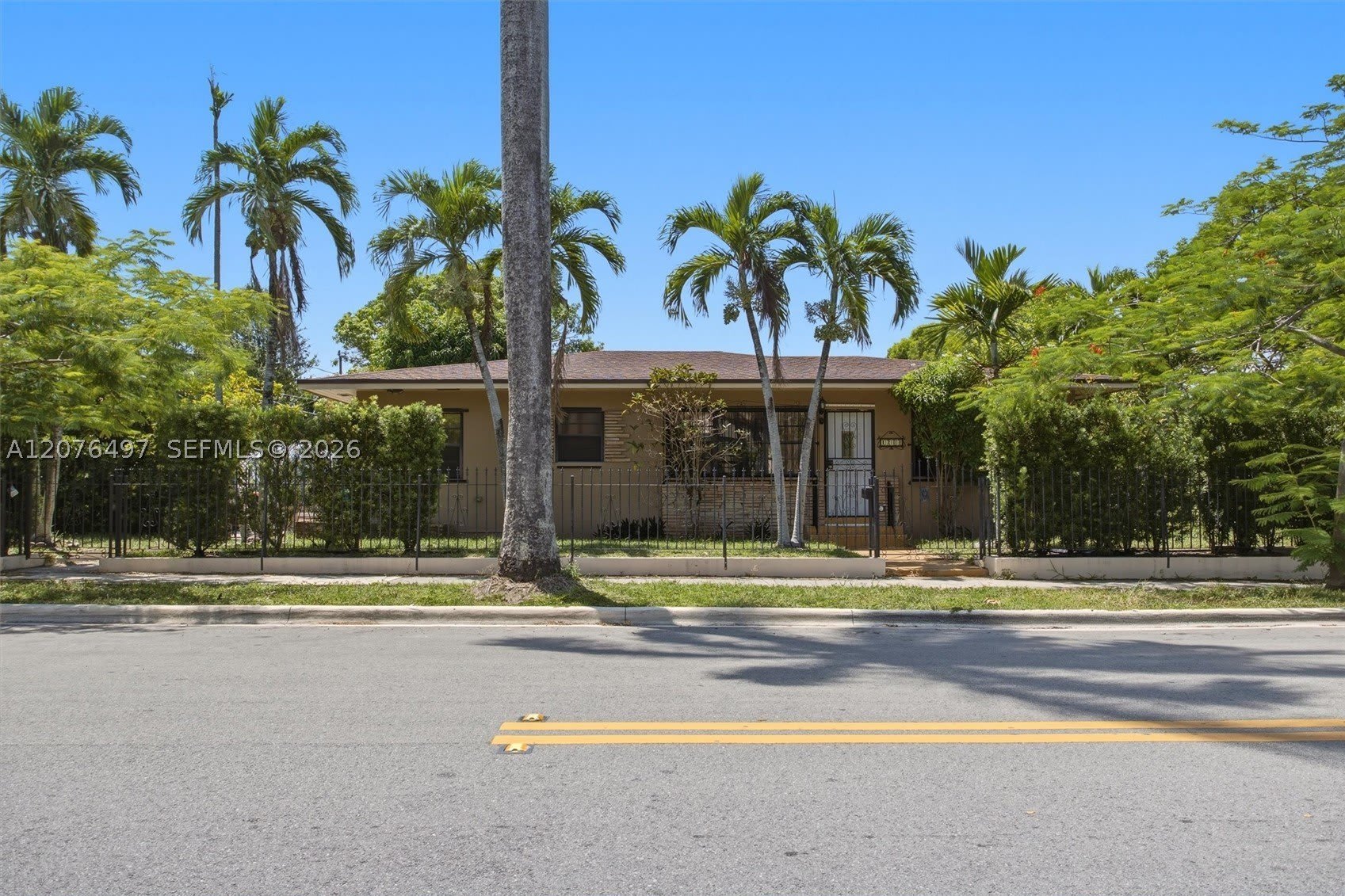 1200 SW 18th Ave – photo 1