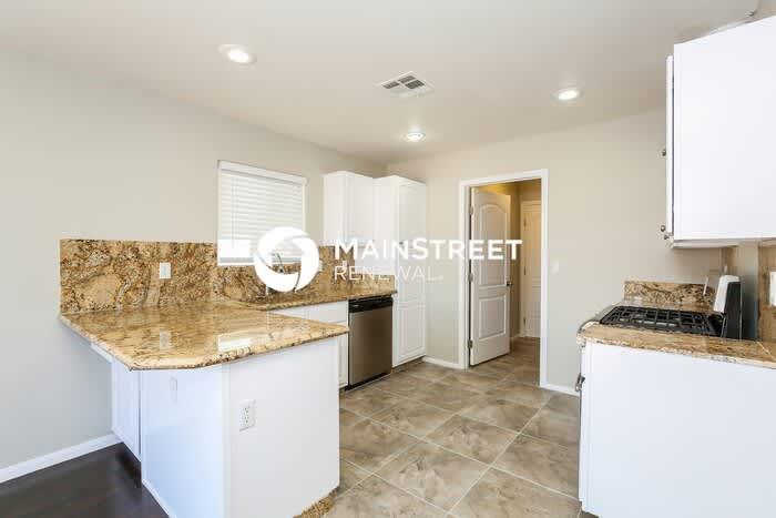 2052 Houdini Street – photo 5