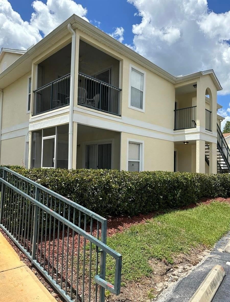 8804 GRAND PALMS Circle – photo 2