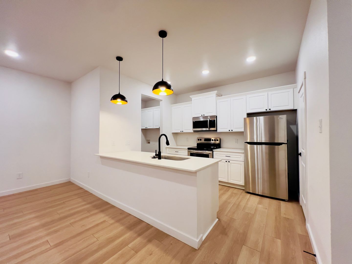 Spacious 3-Bedroom Townhouse Near Texas Tech – photo 5