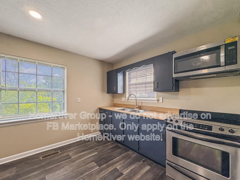 3245 Idlewild Dr – photo 2