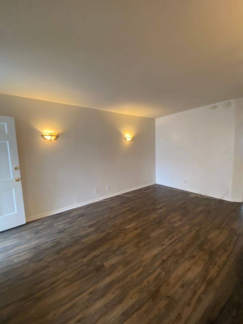 4937 Coronado Ave! Spacious 2 Bed-1 Bath Unit in OB! – photo 2