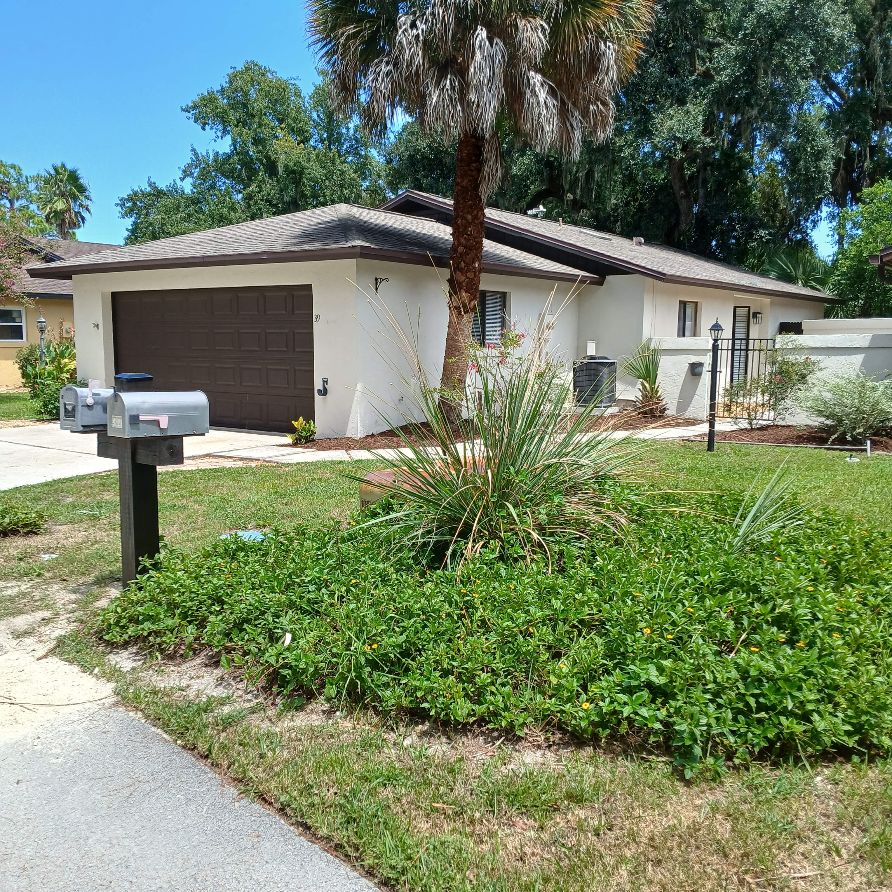 39 Club House Dr – photo 1